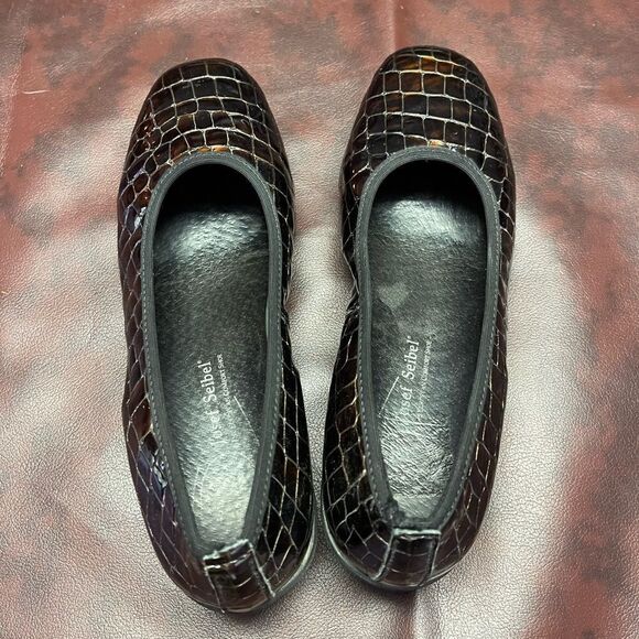Josef Seibel Weite brown crocodile embossed leather slip on shoes, size 11 - Picture 10 of 14